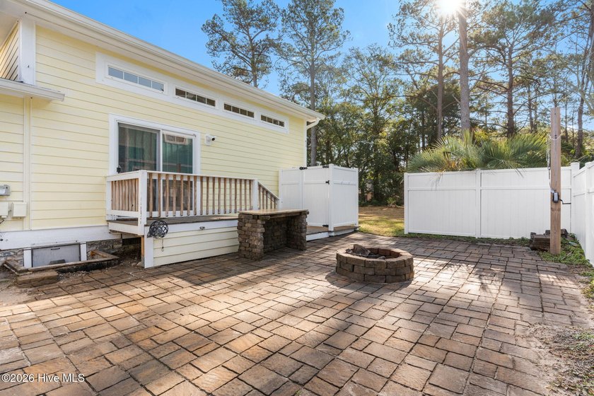 MOTIVATED SELLER! COMPLETELY FURNISHED coastal retreat where - photo 47