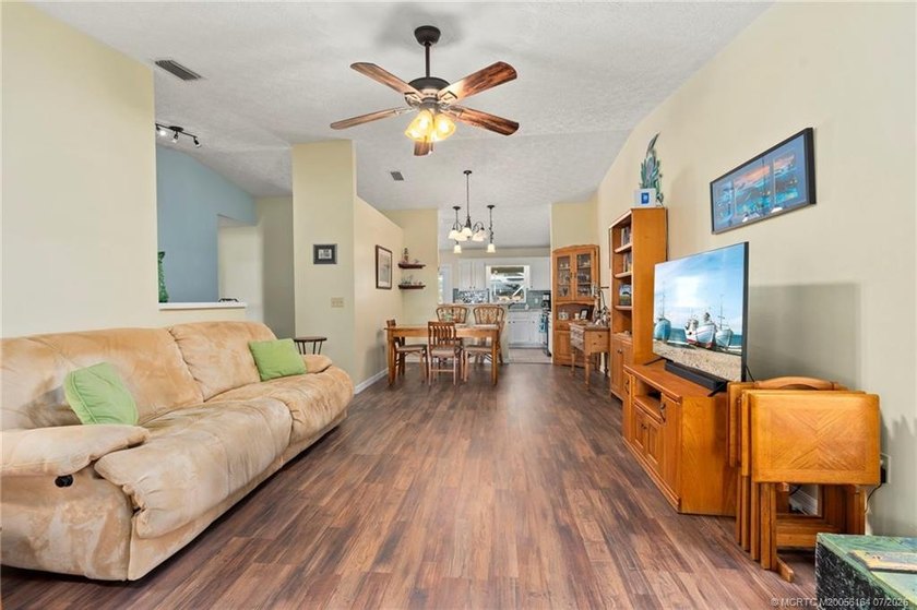 Beautiful 3-bedroom, 2-bath, 2-car garage POOL home in desirable - photo 13