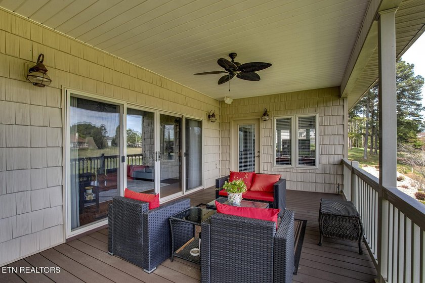 Welcome to 424 Wewoka Circle -- a stunning golf-front home - photo 15