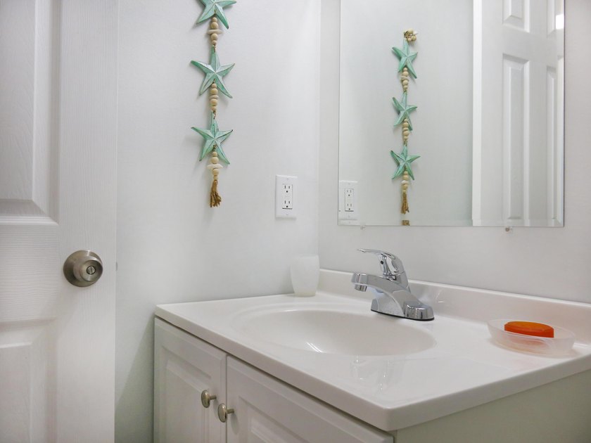 Owner financing available! Move-in ready! Sparkling clean - photo 15