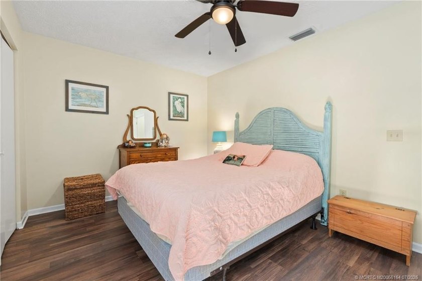 Beautiful 3-bedroom, 2-bath, 2-car garage POOL home in desirable - photo 28