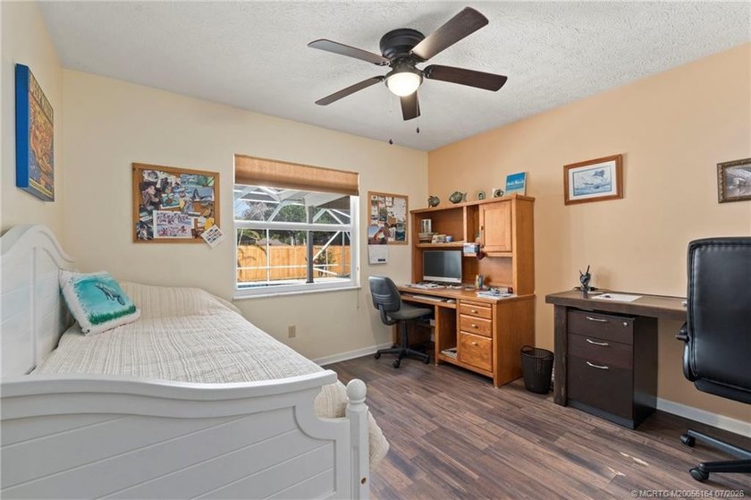 Beautiful 3-bedroom, 2-bath, 2-car garage POOL home in desirable - photo 30