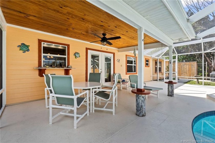Beautiful 3-bedroom, 2-bath, 2-car garage POOL home in desirable - photo 34