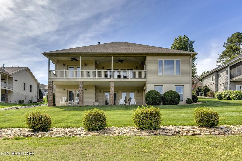 Welcome to 424 Wewoka Circle -- a stunning golf-front home - photo 48