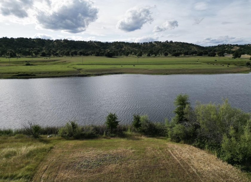 Build your dream home on the water in the gated community of - photo 4