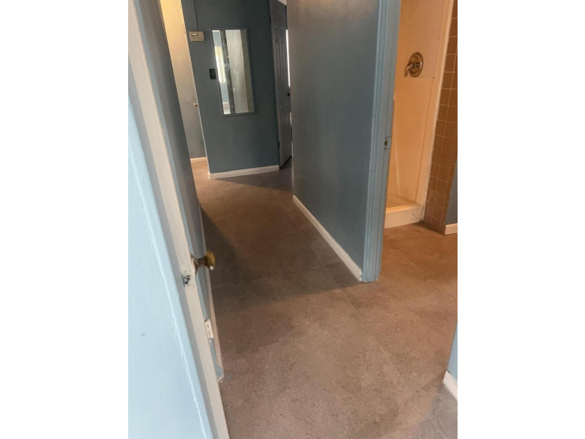 Welcome to this charming Five-bedroom, three-bathroom - photo 12