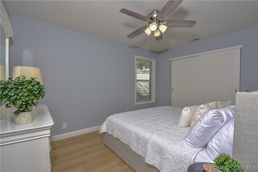 Beautiful condo with very tasteful style and colors! The unit - photo 26