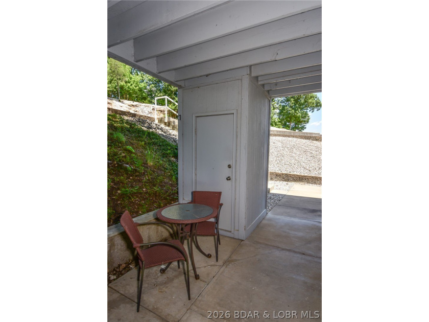 Beautiful condo with very tasteful style and colors! The unit - photo 36