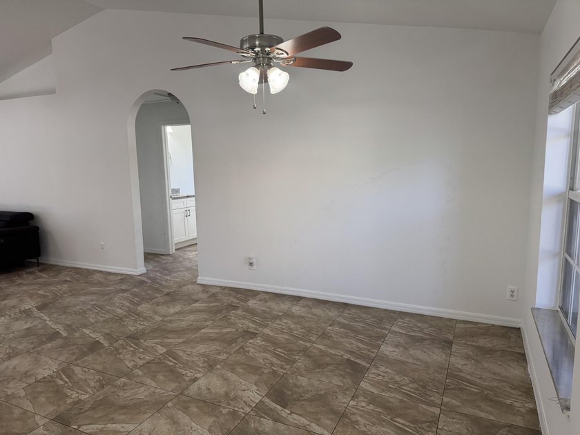 This is a perfect location for a commuter or a family that wants - photo 9