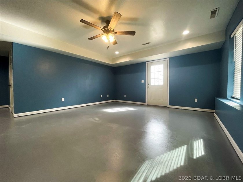 Charming home with walk-out basement in the heart of Camdenton! - photo 16