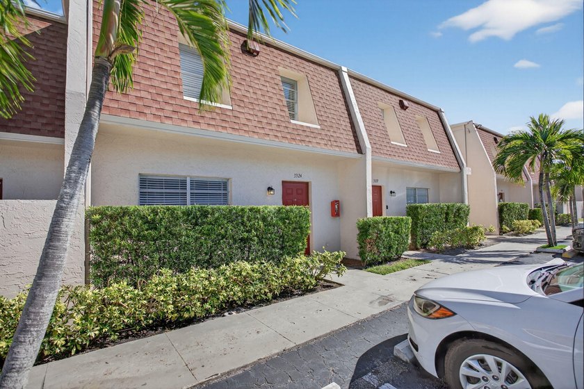Spacious 4-bedroom, 2.5-bath townhouse ideally located in - photo 3