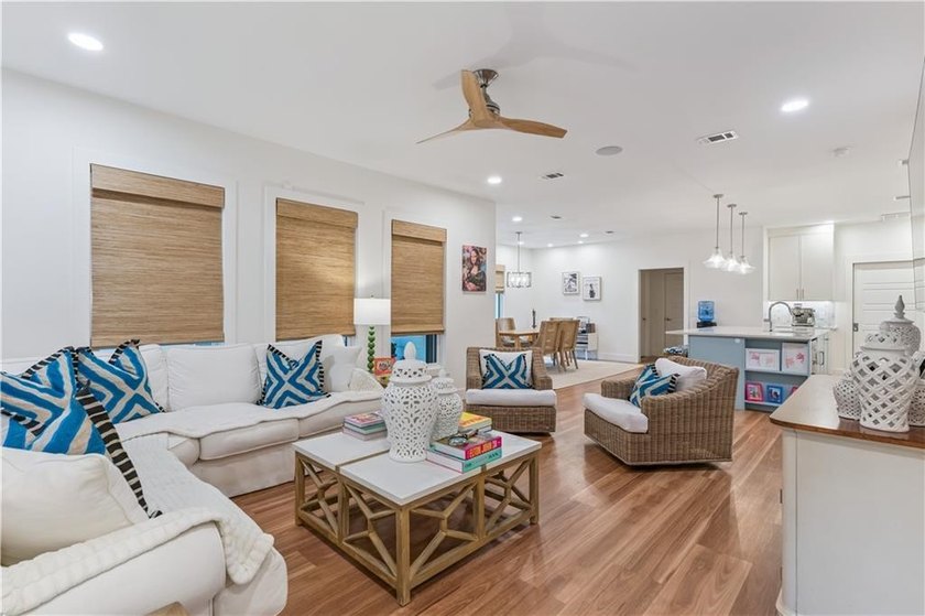 Located in the heart of St. Simons Island's coveted South end - photo 4