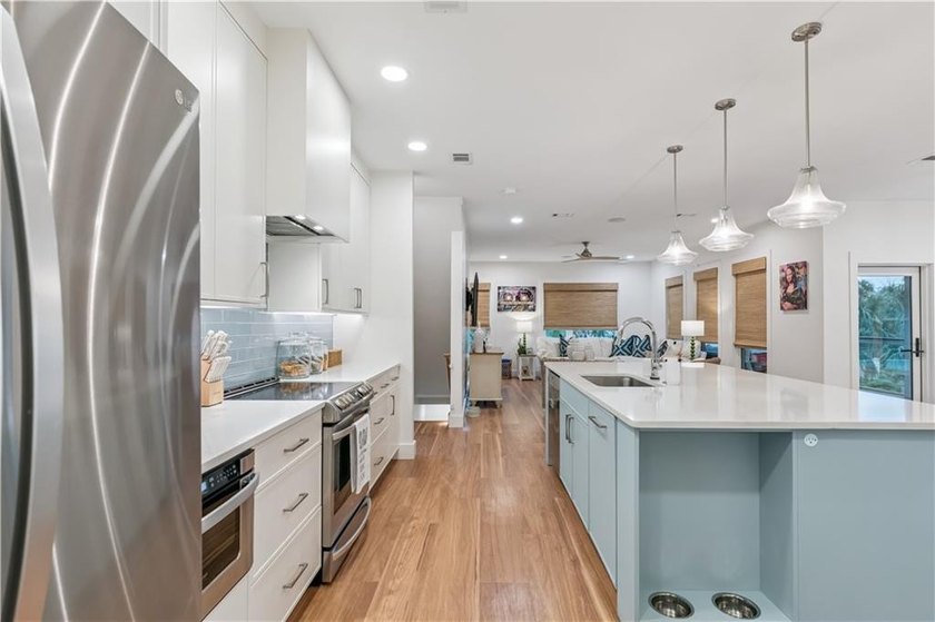 Located in the heart of St. Simons Island's coveted South end - photo 8