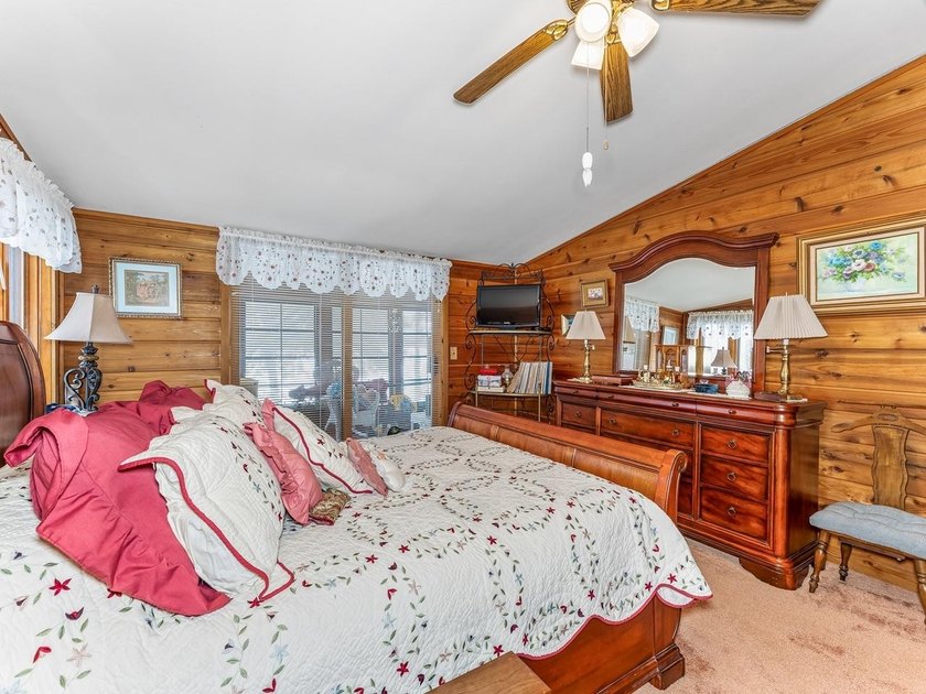 Welcome to the heart of the Northwoods! Beautiful 3bedroom - photo 23