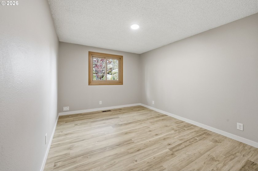 Appraised over value + New HVAC!!! Amazing South Salem location - photo 10