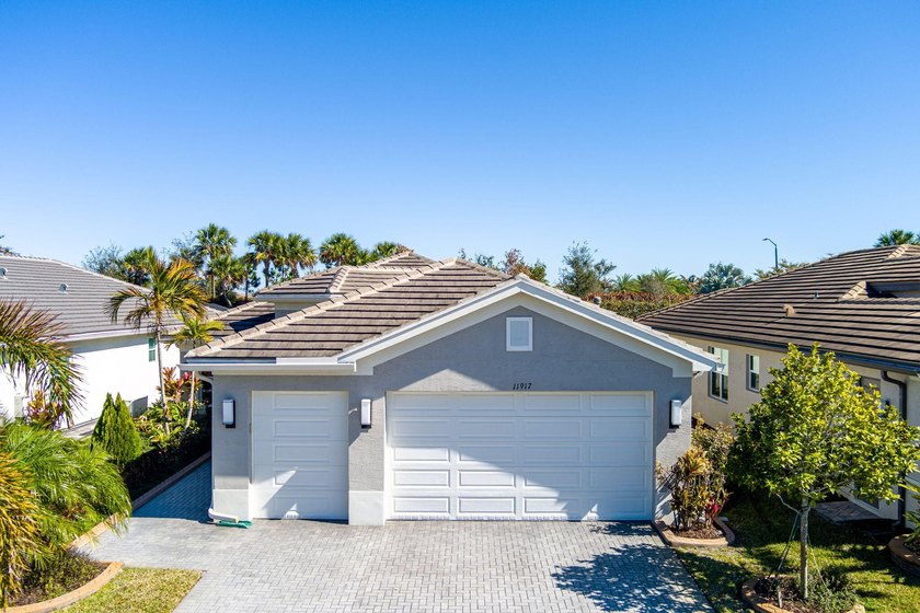 MOTIVATED SELLER!! Rare opportunity to own one of Riverland's - photo 2