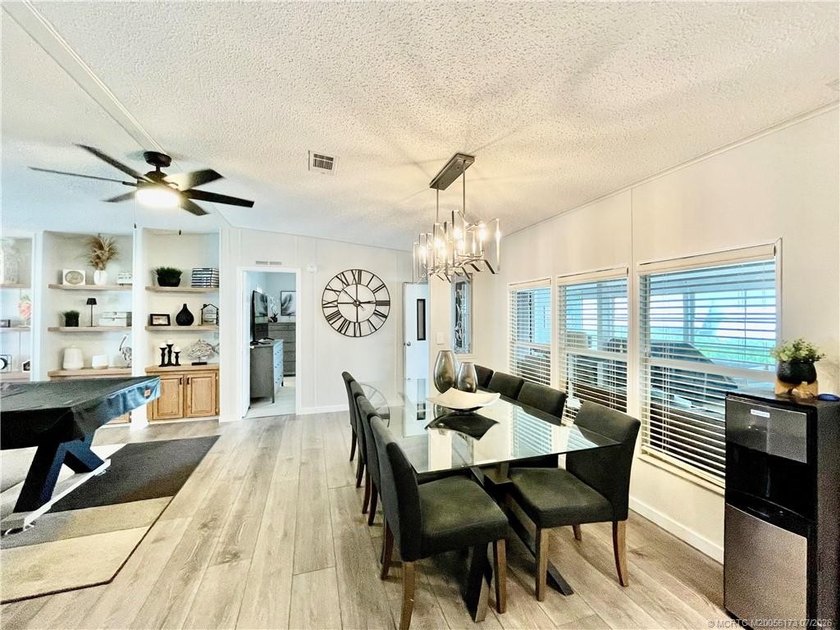 Beautiful RARE 3 BEDROOM home. 1792 SqFt. Gorgeously remodeled! - photo 12