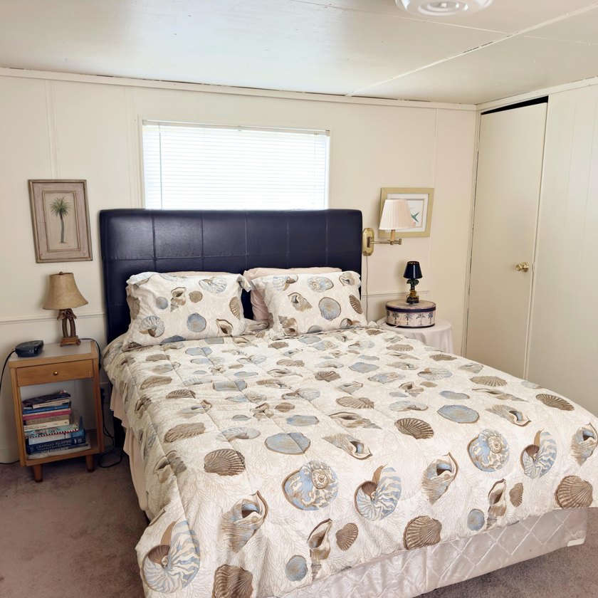 Investor, cash buyer, or renovation opportunity in Navarre! - photo 12