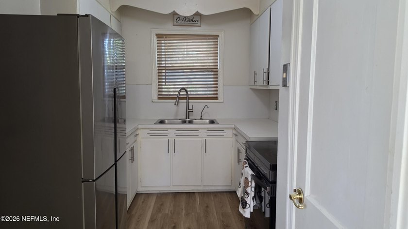 Welcome home to this charming 3-bedroom, 1-bath residence - photo 12