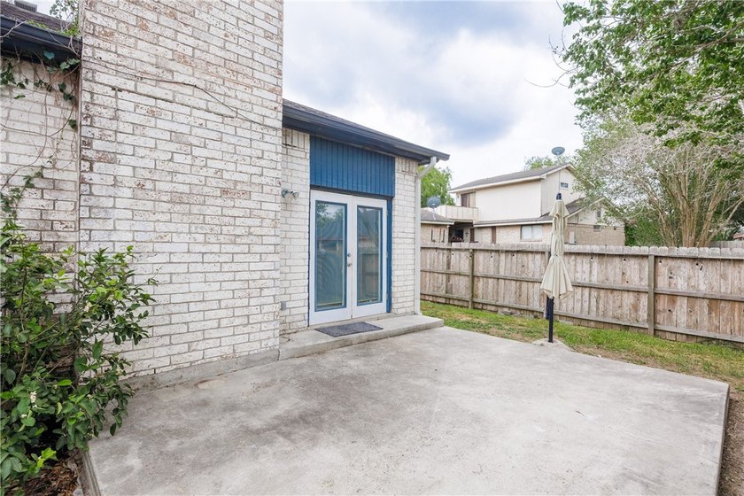 Beautifully maintained 3-bedroom, 2-bath home offering 1,768 - photo 37