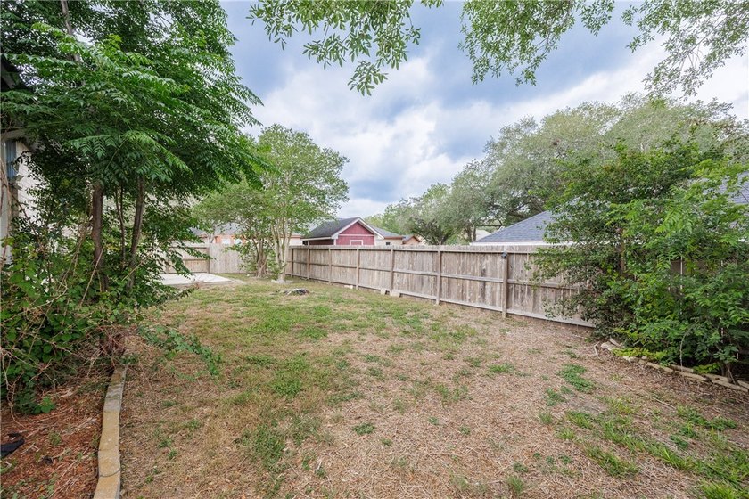Beautifully maintained 3-bedroom, 2-bath home offering 1,768 - photo 40