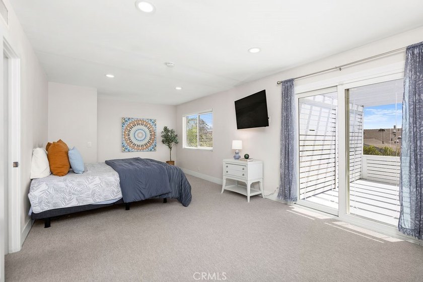 Welcome to this fantastic and beautifully maintained - photo 12