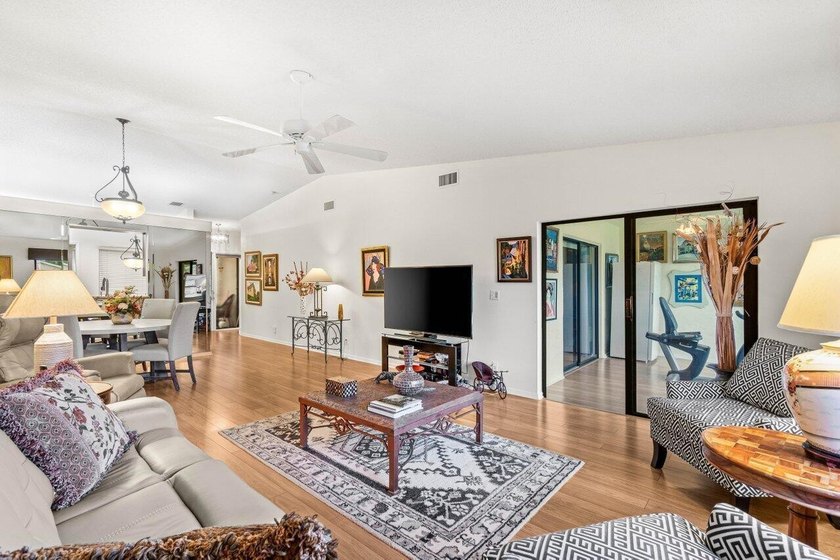 Lovely 2 beds/2 bath villa in beautiful gated 55+ Whisper Walk! - photo 15