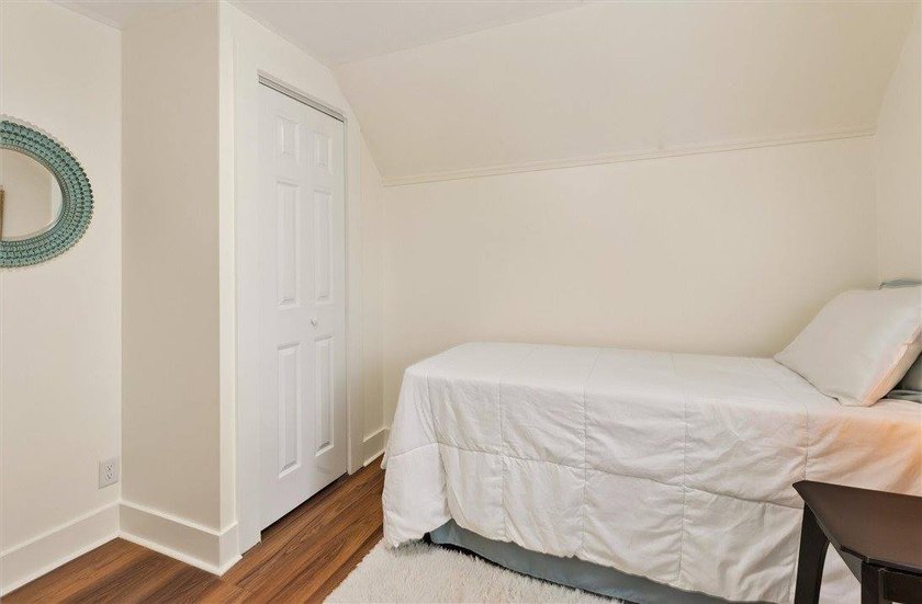 Stunning remodeled home, move right in and enjoy having all of - photo 26