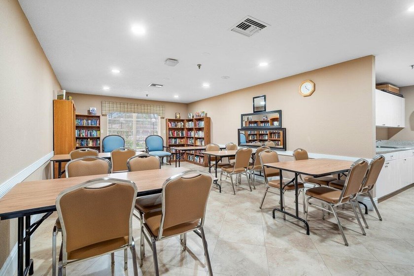 Lovely 2 beds/2 bath villa in beautiful gated 55+ Whisper Walk! - photo 35
