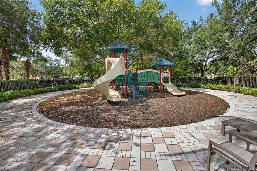 Stunning lake views from one of the most sought-after lots in - photo 37