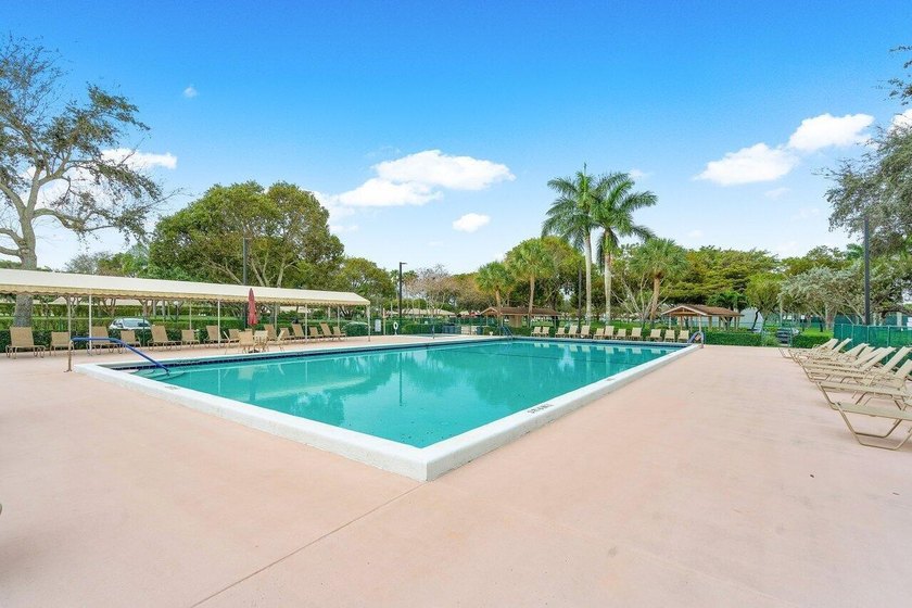 Lovely 2 beds/2 bath villa in beautiful gated 55+ Whisper Walk! - photo 37