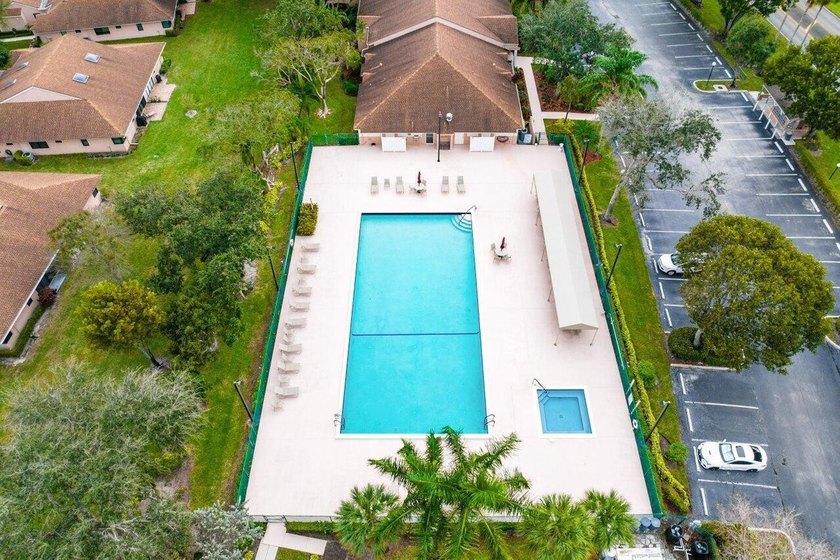 Lovely 2 beds/2 bath villa in beautiful gated 55+ Whisper Walk! - photo 41
