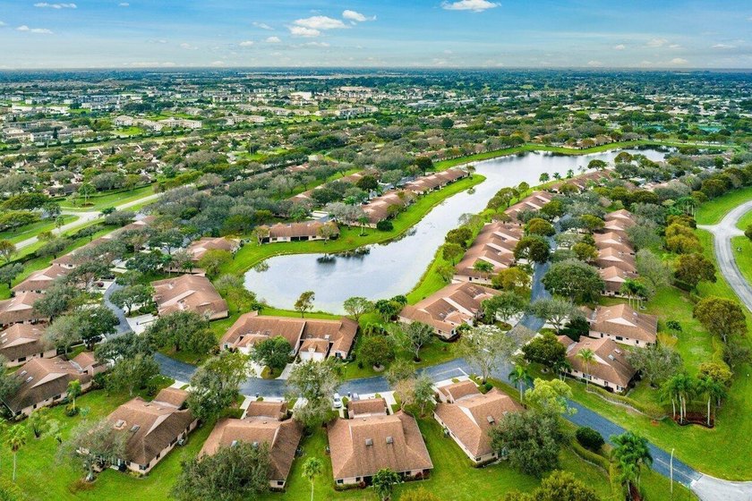Lovely 2 beds/2 bath villa in beautiful gated 55+ Whisper Walk! - photo 43
