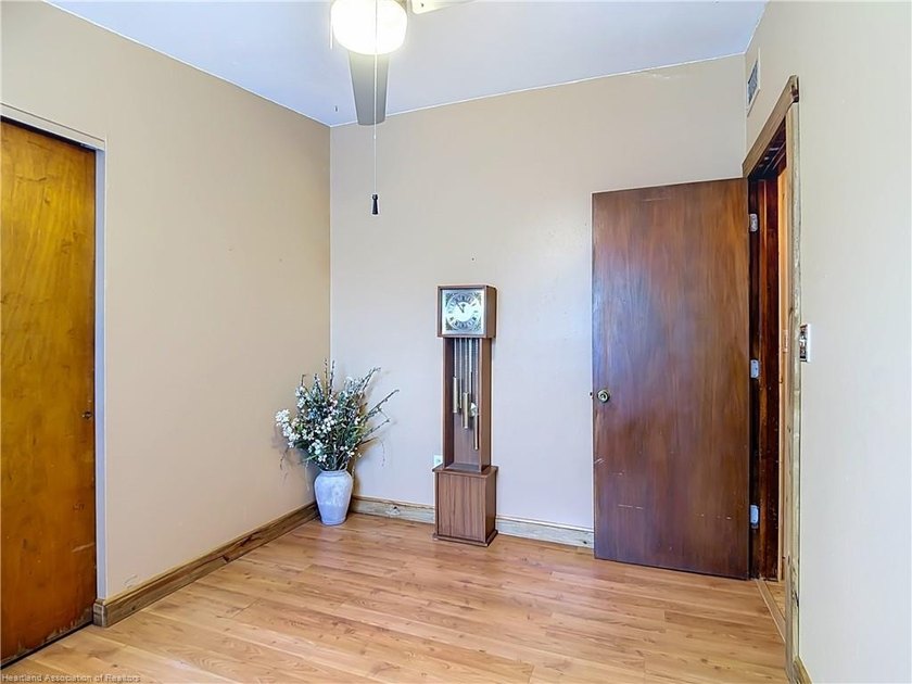 SEE IT TO BELIEVE IT! This charming classic bungalow is move-in - photo 11