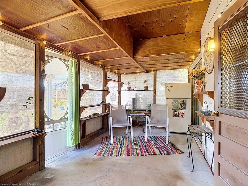 SEE IT TO BELIEVE IT! This charming classic bungalow is move-in - photo 15