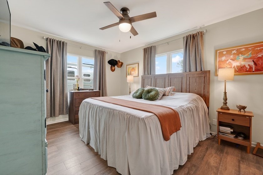 Just three blocks from Aransas Bay, this beautifully updated - photo 16