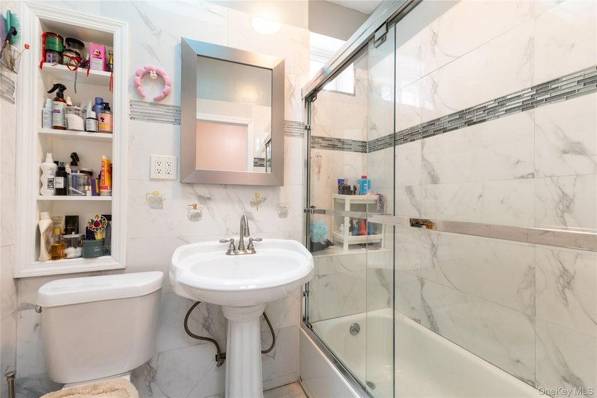 Welcome to this beautifully maintained, move in ready two - photo 19