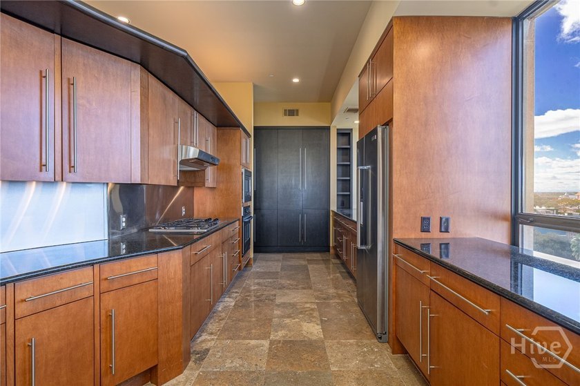 Perched on the 6th floor of The DeSoto, this residence offers a - photo 33