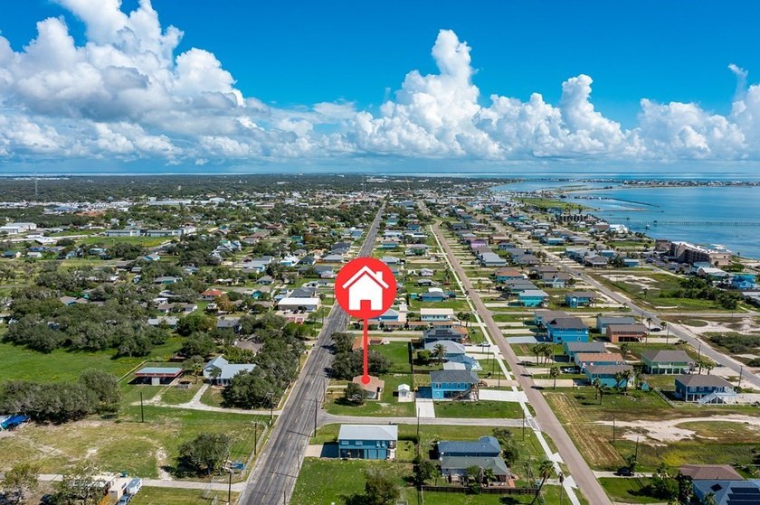 Just three blocks from Aransas Bay, this beautifully updated - photo 34