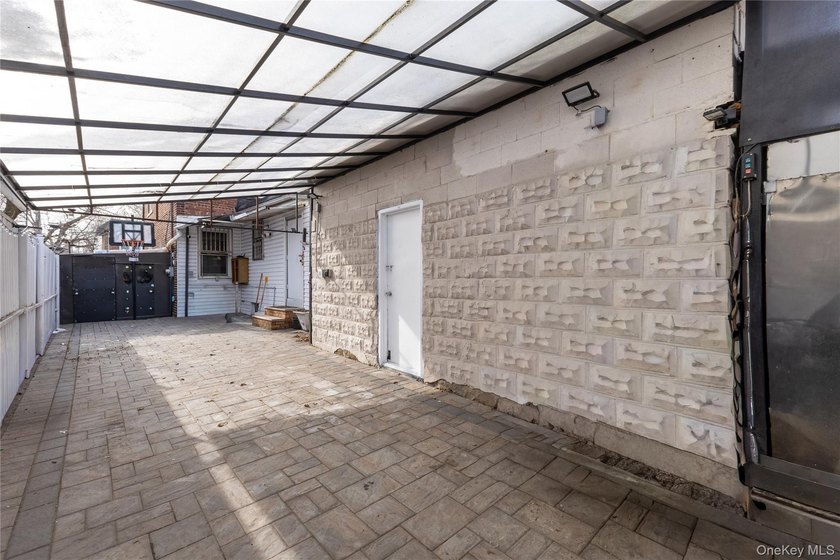 Welcome to this beautifully maintained, move in ready two - photo 35