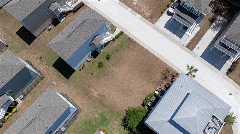 Is there a buildable homesite with deep water access near - photo 4