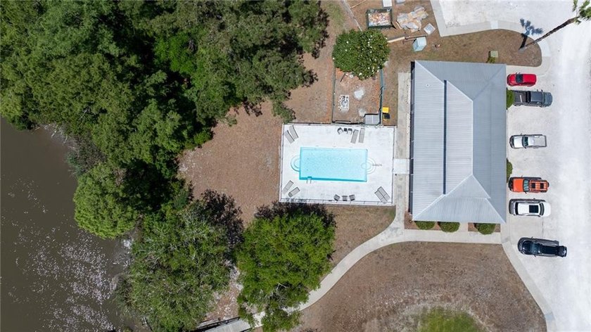Is there a buildable homesite with deep water access near - photo 7