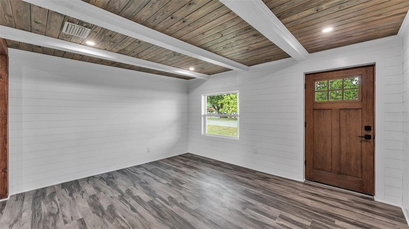 Discover the perfect blend of charm, character, and modern - photo 6