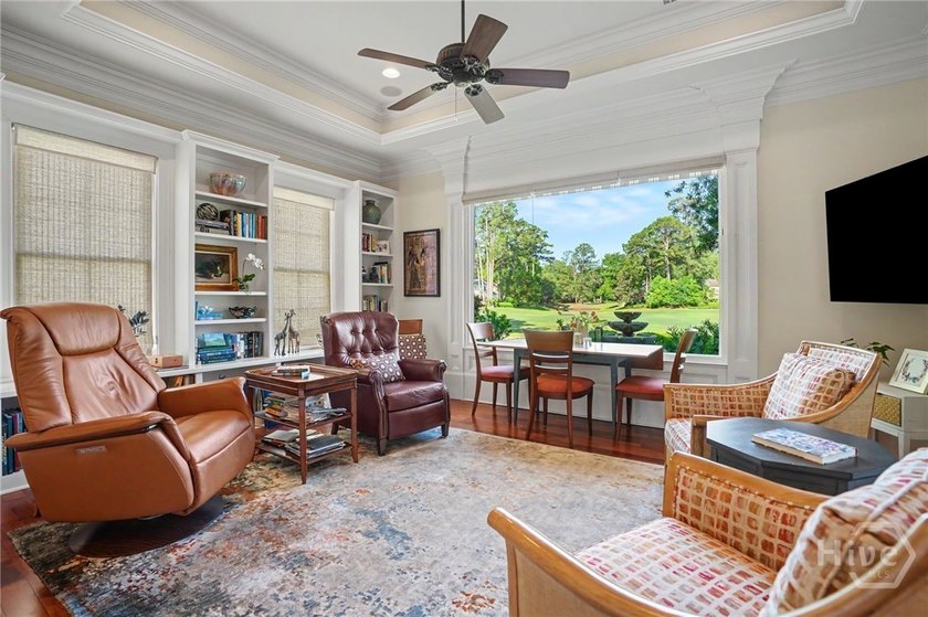 Centrally located in desirable Oakridge, this meticulously - photo 17