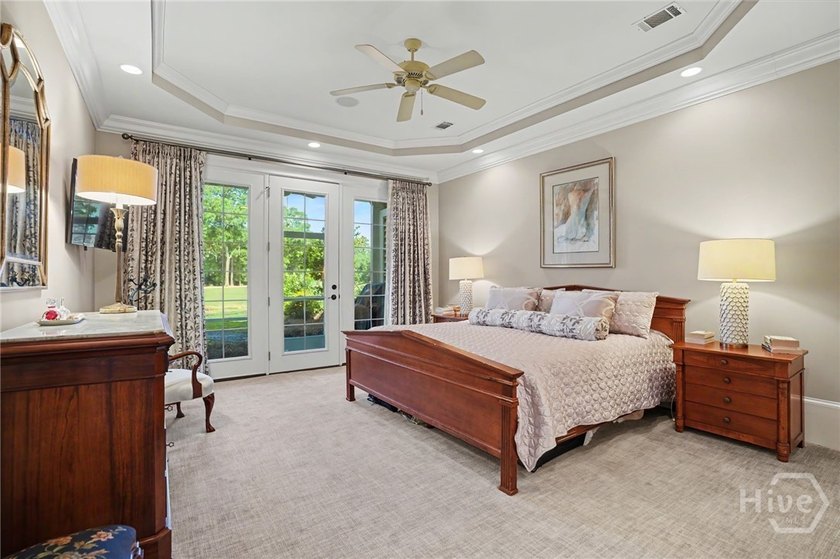 Centrally located in desirable Oakridge, this meticulously - photo 20