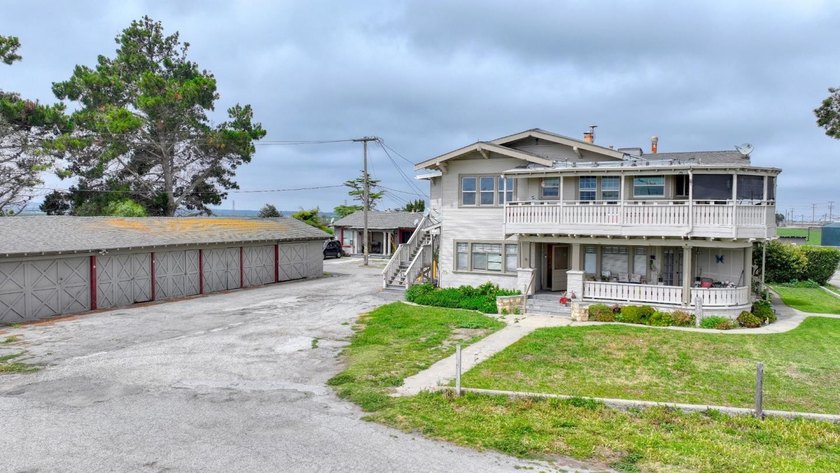 Rare 11-unit rental property on a large lot in a convenient - photo 20