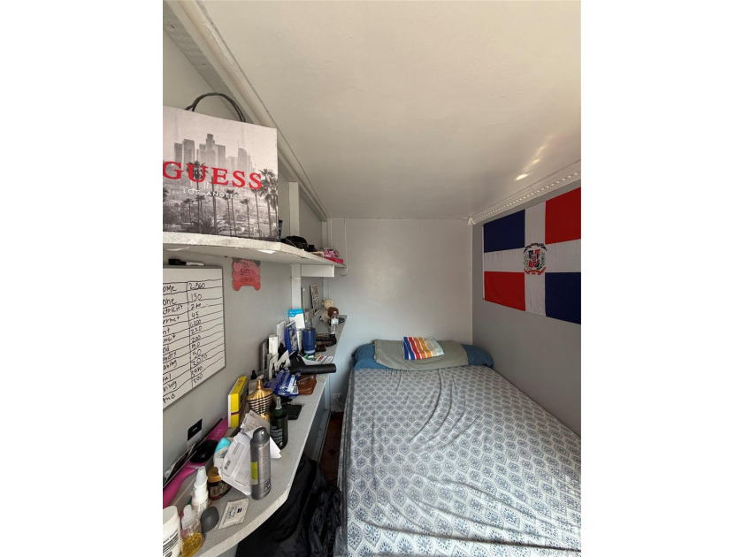 Spacious and well-maintained 1-bedroom co-op located at 325 E - photo 13