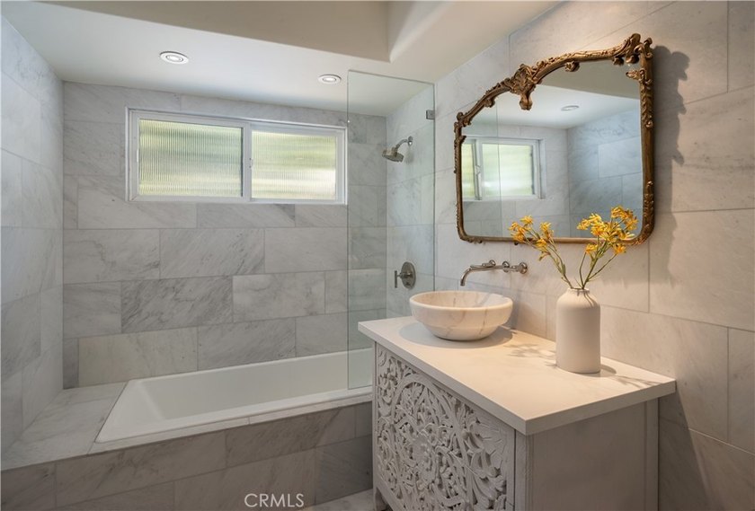 Located in one of the most desirable and quiet ocean-view - photo 19