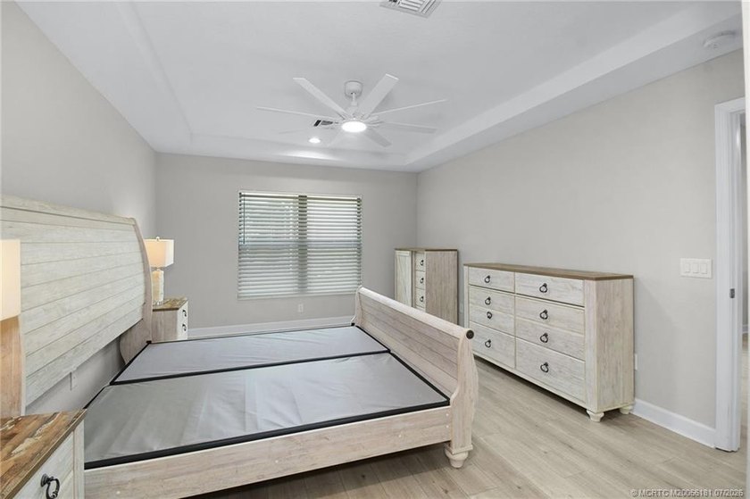 Beautiful furnished CBS 2 Bedroom, 2 Bath, One car garage CBS - photo 22