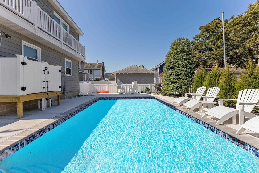 Enjoy the best of Stone Harbor from this centrally located - photo 4